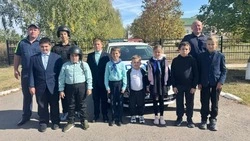 Юные красненцы встретились с врио начальника ОГИБДД муниципалитета