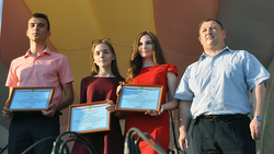 Алексеевские юноши и девушки отметили День молодёжи