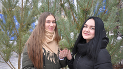 Студентки Алексеевского колледжа пожелали сокурсникам здоровья и успехов в новом году