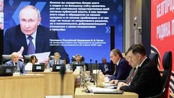 Вячеслав Гладков рассказал об организации летней занятости подростков в 2025 году