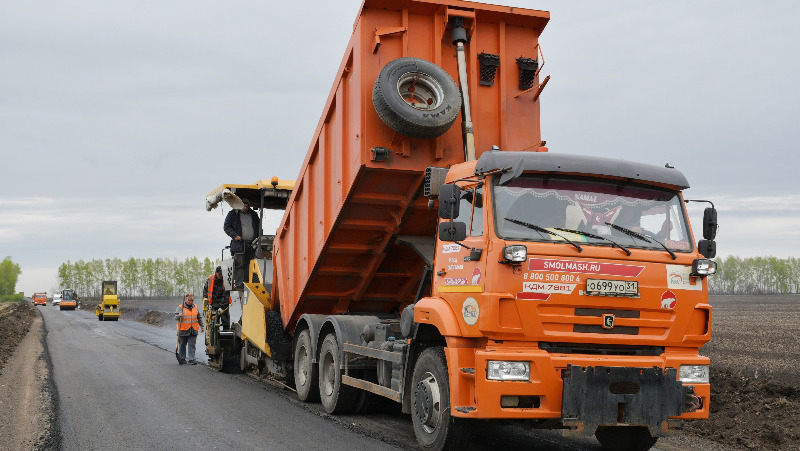 Дорожные службы раньше срока приступили к ремонту автодорог в Красненском районе