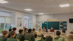 Юные алексеевские патриоты встретились с главой администрации Алексеевского муниципального округа