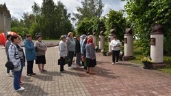 Жители Круглого и Сетища Красненского района посетили райцентр в рамках программы «У себя в гостях»