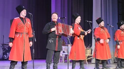 Воронежский коллектив народной и казачьей песни выступил в Алексеевке