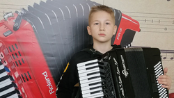 Воспитанник Алексеевской школы искусств покорил сердца зрителей игрой на аккордеоне