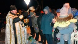 Красненцы отметили Крещение Господне купанием в Святом источнике