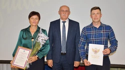 Назвали лучших имена. Красненцы отметили День учителя