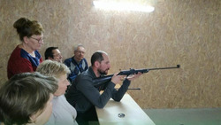 Алексеевские пенсионеры провели соревнования по пулевой стрельбе