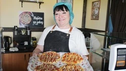 В кафе за выпечкой. Как красненцы осваивают помощь соцконтракта