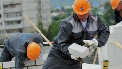 Вячеслав Гладков поздравил белгородских строителей с предстоящим профессиональным праздником 