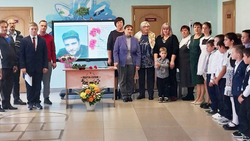 «Парта героя» появилась в Расховецкой школе Красненского района