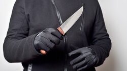 Алексеевец напал с ножом на двух местных жителей