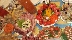 Областной врач-диетолог посоветовал алексеевцам и красненцам режим питания в праздники