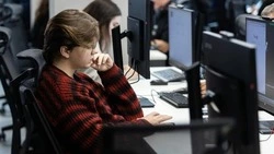 Вячеслав Гладков: белгородские школьники получат губернаторскую стипендию за достижения в IT